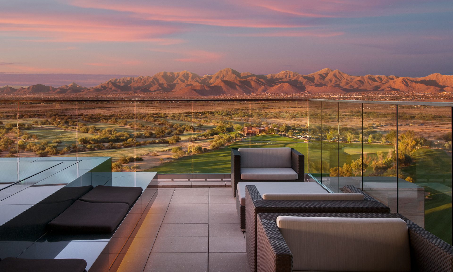 Riverwalk area hero1