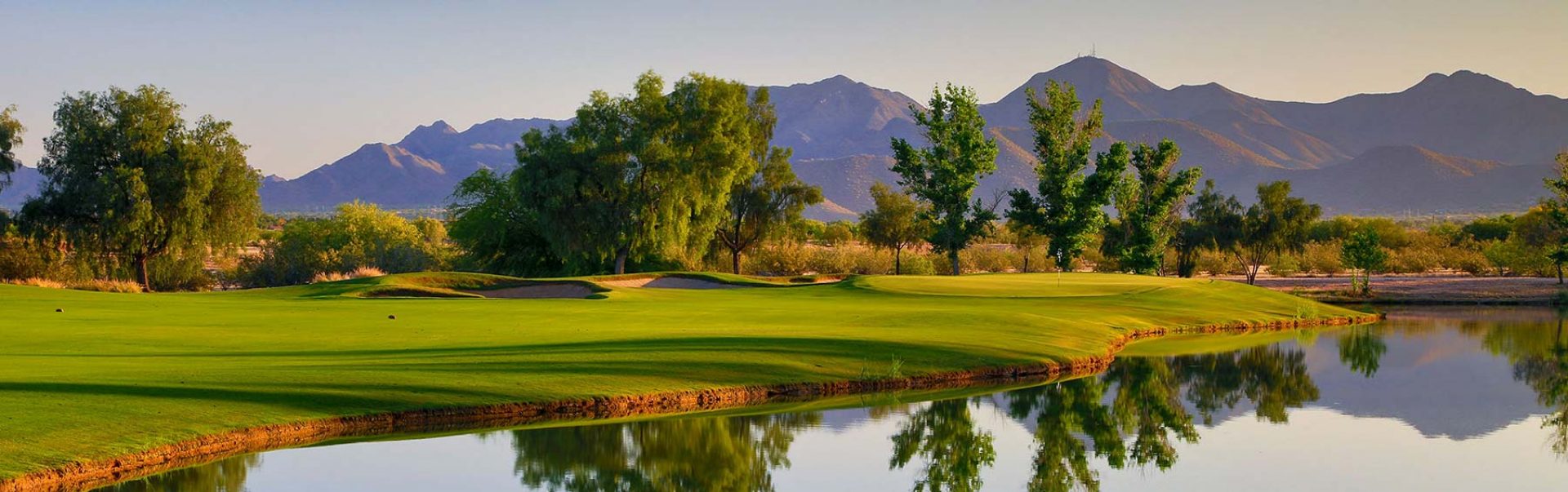 Riverwalk area hero3